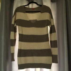 Guess Tan/Cream sweater